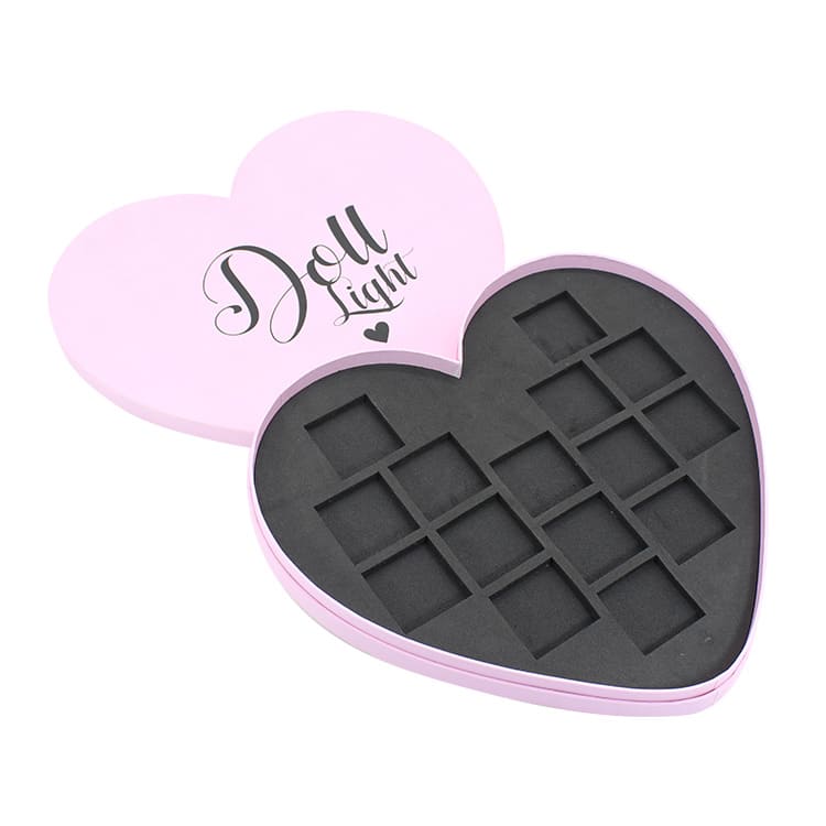 Custom Printed  Cute Heart Shaped Chocolate Packaging Cardboard Shoulder Boxes